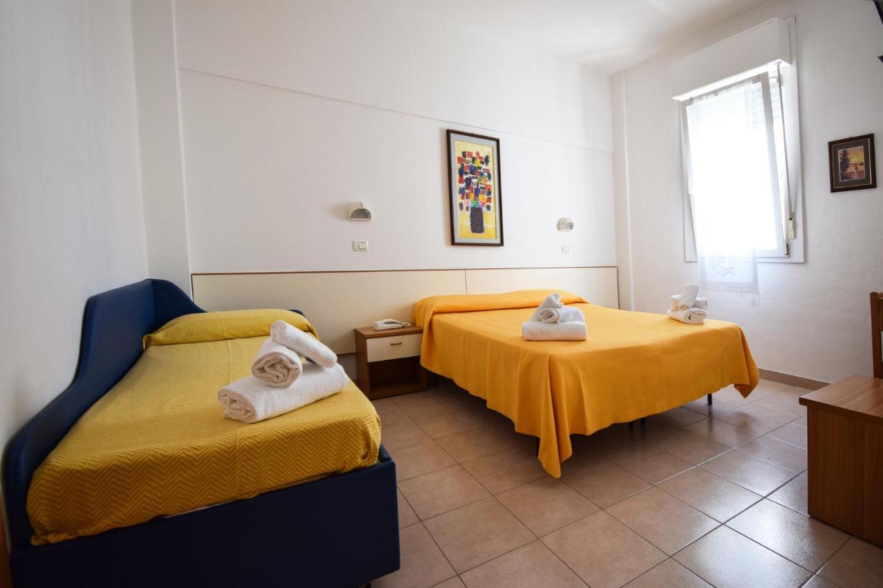 Hotel La Plage Cattolica Eksteriør bilde