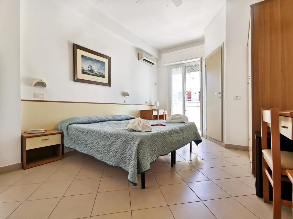 Hotel La Plage Cattolica Eksteriør bilde