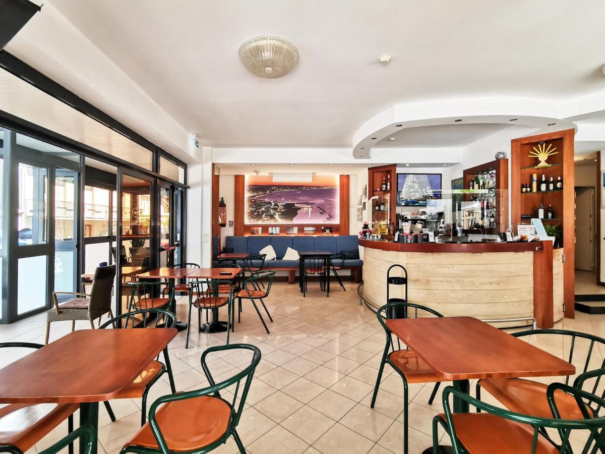Hotel La Plage Cattolica Eksteriør bilde