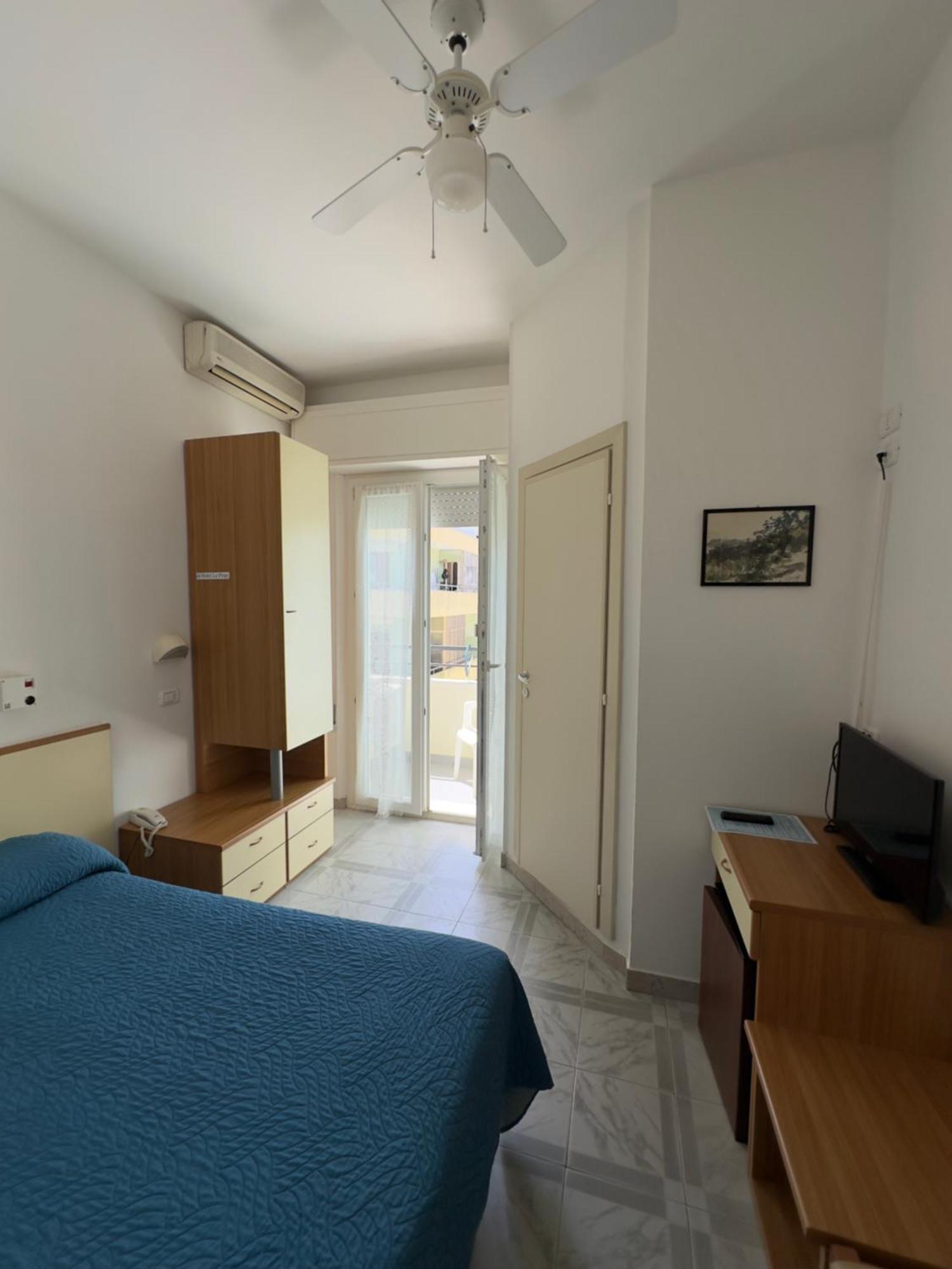 Hotel La Plage Cattolica Eksteriør bilde